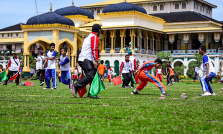 Semarakkan HUT Kota Medan Ke-432, Ratusan Siswa SD dan SMP Ikuti Pelestarian Permainan Tradisional