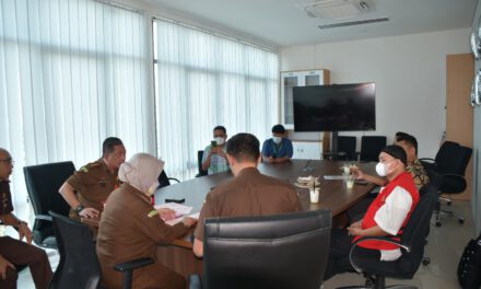 Penyerahan Tersangka dan Barang Bukti dari Jaksa Penyidik Kepada JPU Dugaan Korupsi.