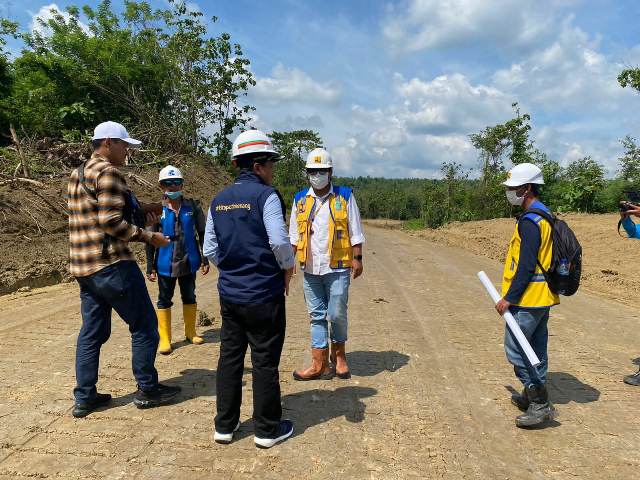 Bupati Minta Panjang Dan Lebar Jalan Pengganti Ditambah