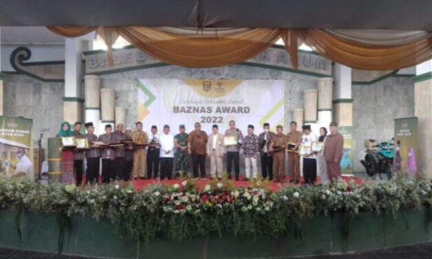 Bupati Sukabumi H.Marwan Hamami Hadiri giat Baznas Award 2022 Kabupaten Sukabumi