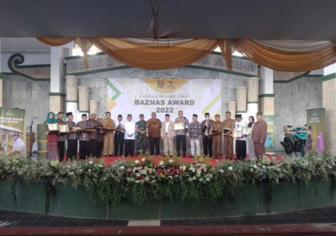 Bupati Sukabumi H.Marwan Hamami Hadiri giat Baznas Award 2022 Kabupaten Sukabumi