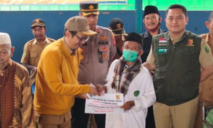 Pemdes Neglasari Salurkan BLT-DD Tahap Tiga