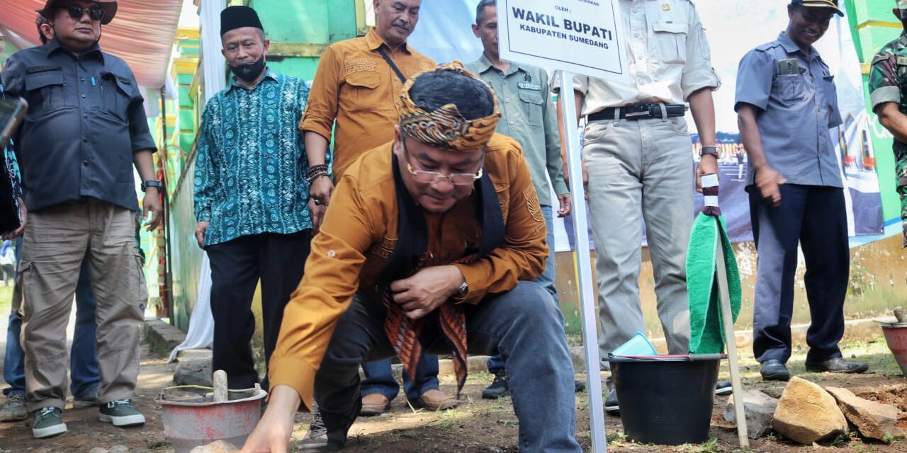 Peletakan Batu Pertama Penataan Masjid Besar Al-Birkah Jatinungga