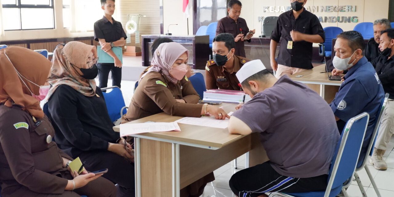 Penyerahan Tersangka HH dan Barang Bukti Tahap II