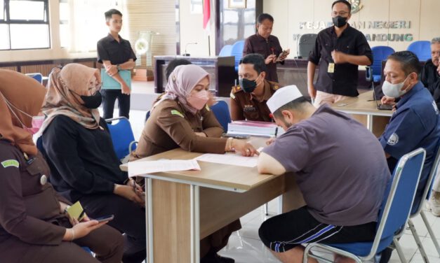 Penyerahan Tersangka HH dan Barang Bukti Tahap II