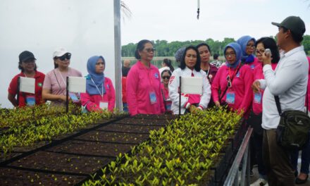 Ketua GOW Ayu Kristi Arya Wibawa Ikuti Touring EV dan Talkshow ” Langit Biru nan Ayu