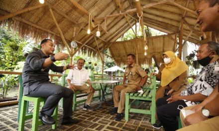 Kunjungi Juara Umum Proklim 2022,Walikota Serahkan Penghargaan