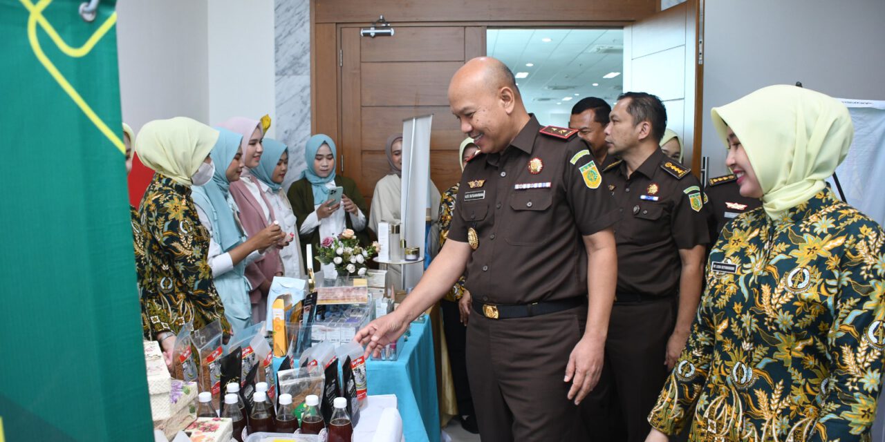 KAJATI JABAR BUKA KEGIATAN PERTEMUAN KONSULTASI IKATAN ADHYAKSA DHARMAKARINI DAERAH SE-JAWA BARAT