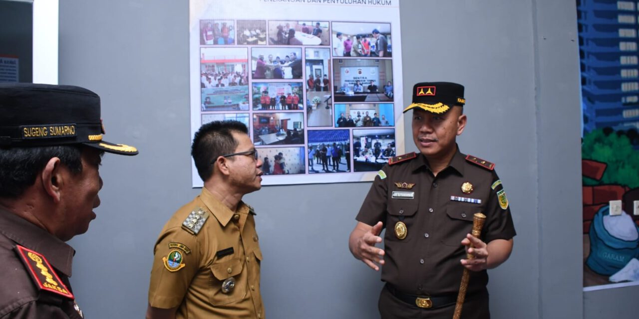 KAJATI JABAR RESMIKAN RUMAH RESTORATIVE JUSTICE DI DESA LENGKONG KABUPATEN BANDUNG