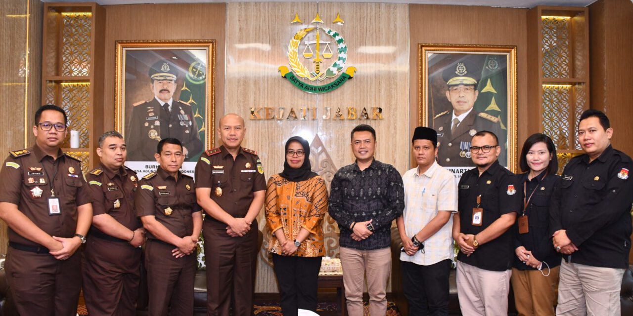 KAJATI JABAR MENERIMA SILATURAHMI KETUA KPU JABAR