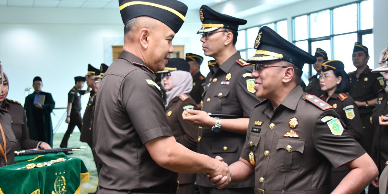 PELANTIKAN DAN SERTIJAB WAKAJATI JAWA BARAT DAN PEJABAT ESELON II dan III