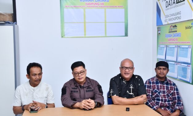 RESPON ADANYA LAPORAN JAKSA GADUNGAN DI KAB BANDUNG BARAT, TIM INTELIJEN KEJARI KAB BANDUNG LAKUKAN TATAP MUKA DENGAN APDESI KAB. BANDUNG BARAT