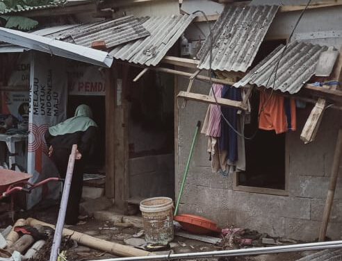 Angin Puting Beliung Sapu Di Dua Desa Wilayah Ciparay Sejumlah Rumah Ruksak Dan Pohon Tumbang