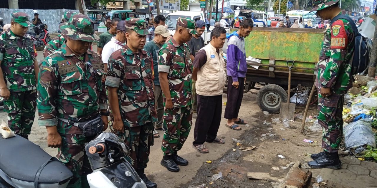 Gelar Aksi Pasar Bersih, Koramil 2408 Ciparay – Baleendah Kodim 0624 Kabupaten Bandung