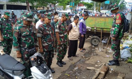 Gelar Aksi Pasar Bersih, Koramil 2408 Ciparay – Baleendah Kodim 0624 Kabupaten Bandung