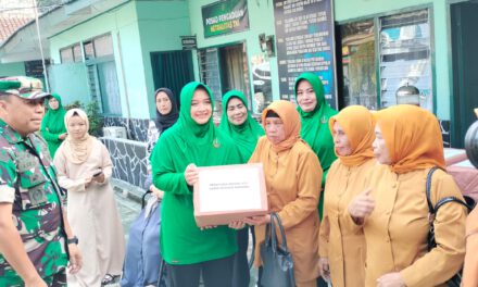 Jum’at Berkah Persit Kartika Chandra Kirana Ranting 9 Koramil 2408 Ciparay Kodim 0624 Kab Bandung