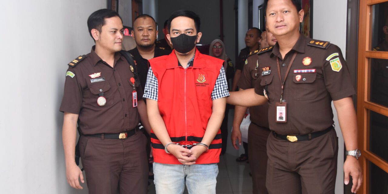 PENYERAHAN TERSANGKA DAN BARANG BUKTI KE JAKSA PENUNTUT UMUM KEJATI JABAR