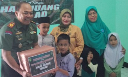 PERINGATI HARI JUANG KARTIKA TNI AD, KORAMIL 2408 CIPARAY BAlLEENDAH BERIKAN SANTUNAN PADA VETERAN WARAKAWURI DAN ANAK YATIM PIATU