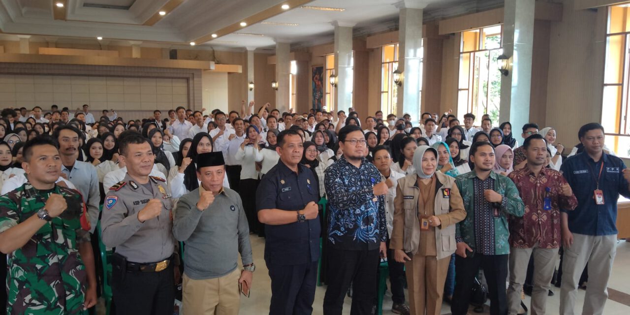 Panwaslu Kecamatan Ciparay Gelar Pelantikan Dan Bintek 510 Pengawas TPS