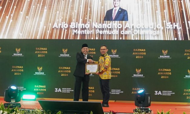 Menpora Dito Dapat Penghargaan BAZNAS Awards 2024 Katagori Pejabat Negara Pendukung Zakat