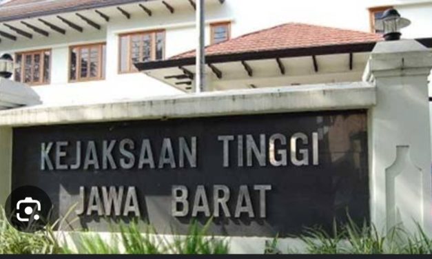 KAJATI JABAR PIMPIN UPACARA PERINGATAN HARI LAHIR KEJAKSAAN KE-79 TAHUN 2024.