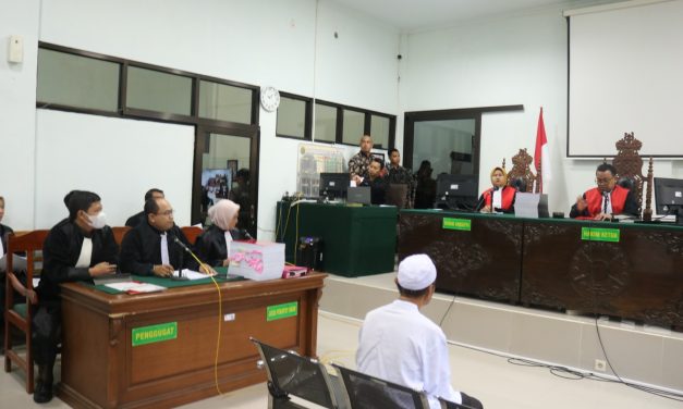 SIDANG KASUS PEMBUNUHAN IBU DAN ANAK DI SUBANG MULAI DISIDANGKAN