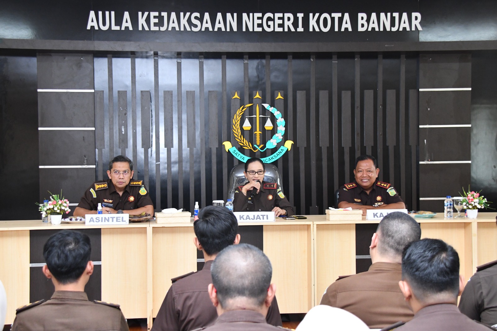 KAJATI JABAR KUNJUNGAN KERJA  KE KEJARI KOTA BANJAR, KEJARI CIAMIS DAN KEJARI KOTA TASIKMALAYA.