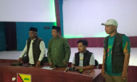 Pemerintah Desa Nagrak Kecamatan Pacet Bagikan Insentif Untuk RT RW.