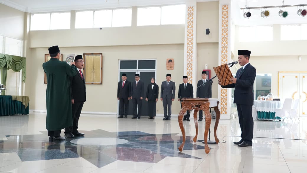 Bupati Bandung Lantik Kadisdik Definitif, Pastikan Pelayanan Pendidikan Lebih Bedas.