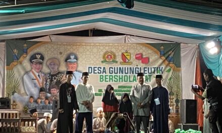 Detik Detik Pergantian Tahun Baru 2025  PEMDES Gunungleutik Gelar Sholawat Bersama Masyarakat