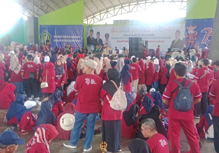 Rayakan HAB Ke -79 Kemenag Kab Bandung  Ribuan Peserta Ikuti Gerak Jalan Dihadiri Bupati Bandung