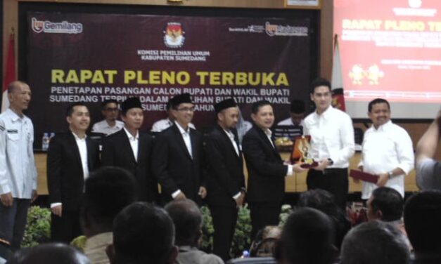 “Pasangan Dony Ahmad Munir Dan Fajar Ardila Ditetapkan Jadi Bupati dan Wakil Bupati Sumedang Periode 2025-2030”.