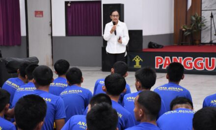 KEJATI JABAR ADAKAN BAKTI SOSIAL PEMERIKSAAN MATA DAN GIGI GRATIS DI LEMBAGA PEMBINAAN KHUSUS ANAK BANDUNG.