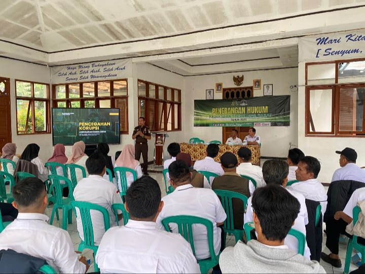 “Cegah Korupsi, Kejati Jabar Berikan Penerangan Hukum kepada Pemerintah Desa”