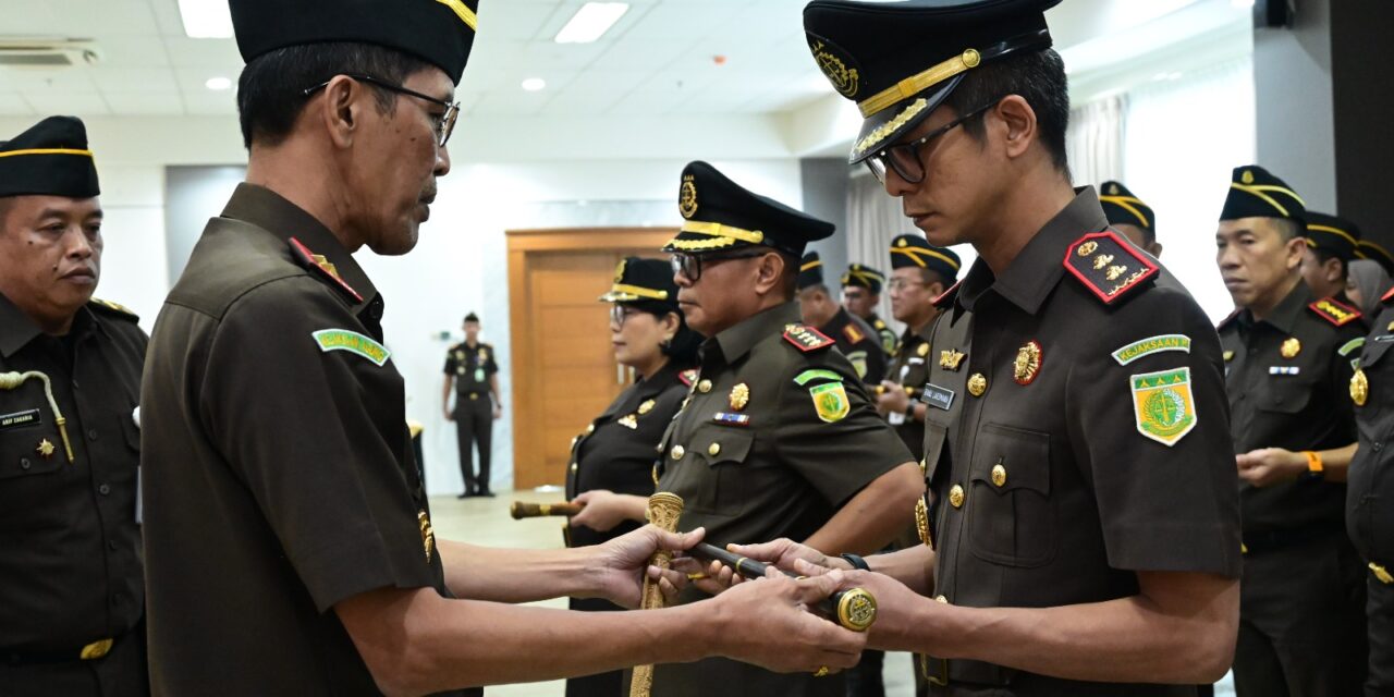 Kajati Jabar lantik Tiga Kajari Agar Selalu Menjaga Integritas