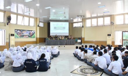 JAKSA MASUK SEKOLAH KEJAKSAAN TINGGI JAWA BARAT DI SMK NEGERI 1 CIMAHI