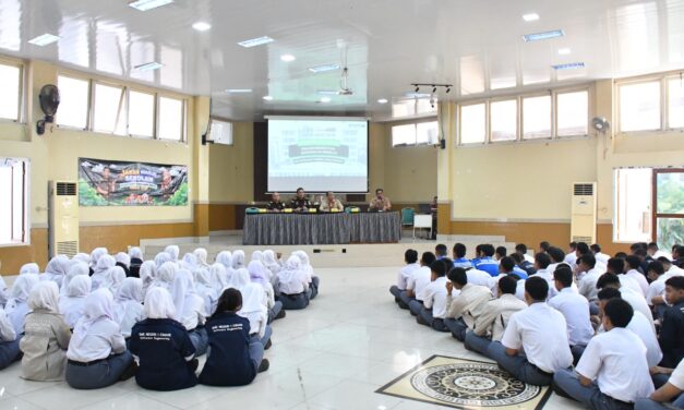 JAKSA MASUK SEKOLAH KEJAKSAAN TINGGI JAWA BARAT DI SMK NEGERI 1 CIMAHI