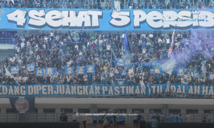 Ribuan Bobotoh Padati GBLA, Suntik Semangat PERSIB Jelang Hadapi Persija