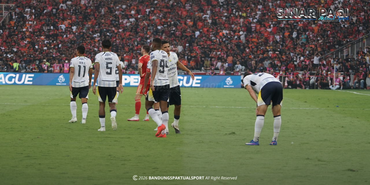Persib Gagal Bawa Pulang Poin dariSUGBK, Persija Menang di Menit Akhir