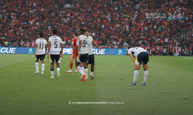 Persib Gagal Bawa Pulang Poin dariSUGBK, Persija Menang di Menit Akhir
